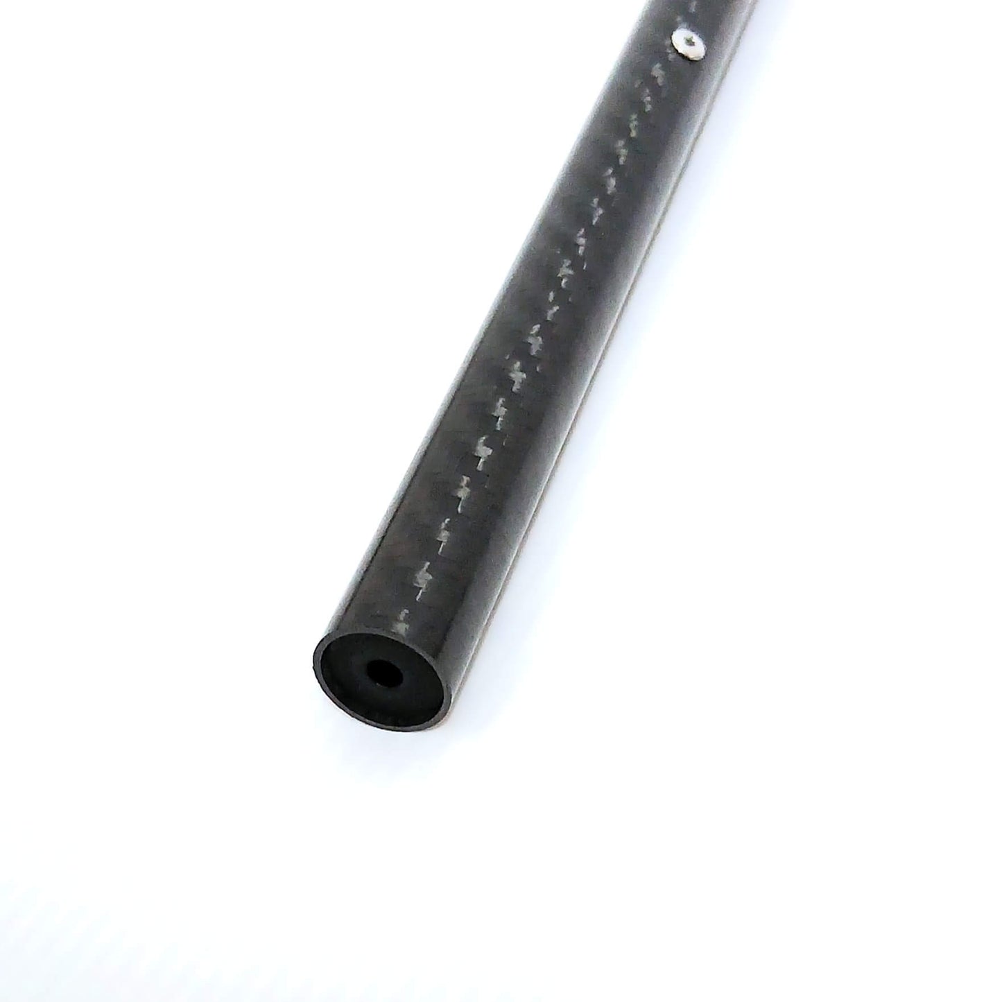 Zpacks Trekking Pole Jack トレッキングポールジャック 管端の接写 - 中心に穴の開いた黒いスプリング式インサートと、カット調整の目安になる目盛り、機構を留める銀色のリベットの実物写真 - 山道具とULギアのお店 Ascend Lite