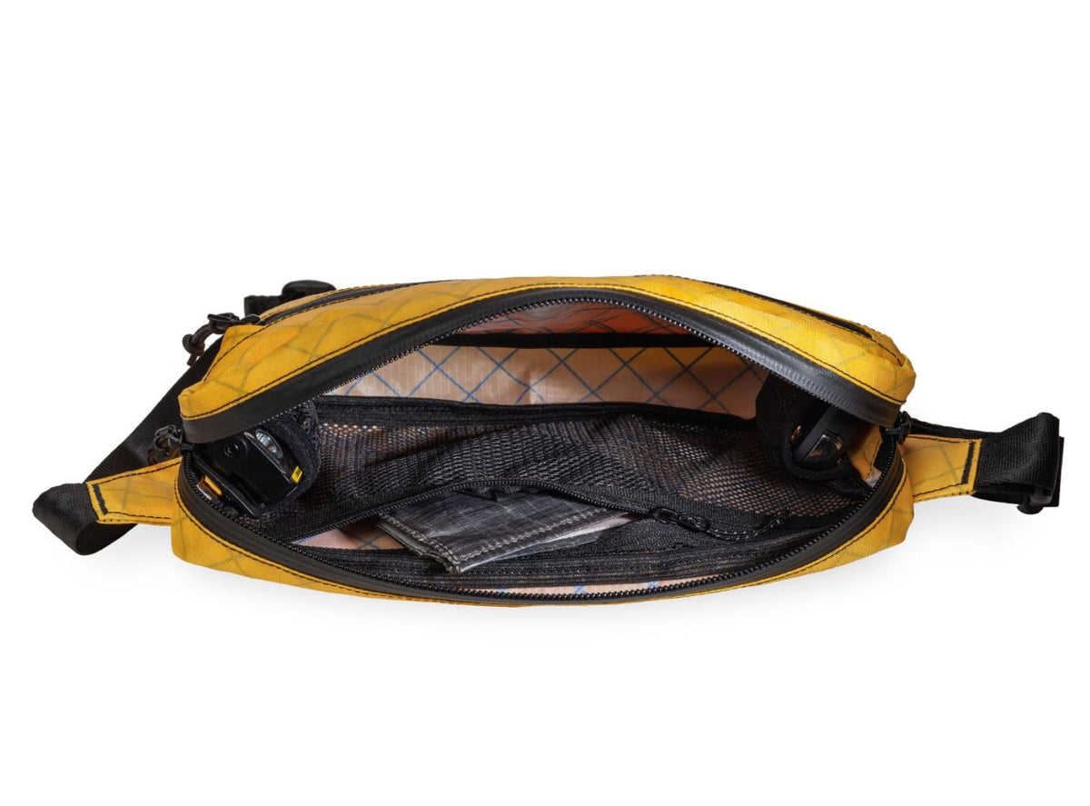 LITEWAY FANNY PACK ファニーパック メインポケットを上から見た内部の仕切り（Golden） - 山道具とULギアのお店 Ascend Lite