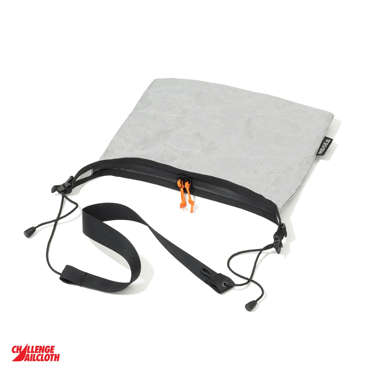 RIDGE MOUNTAIN GEAR Sacoche サコッシュ 斜め前から見た本体とショルダーテープの全体（公式画像） - 山道具とULギアのお店 Ascend Lite