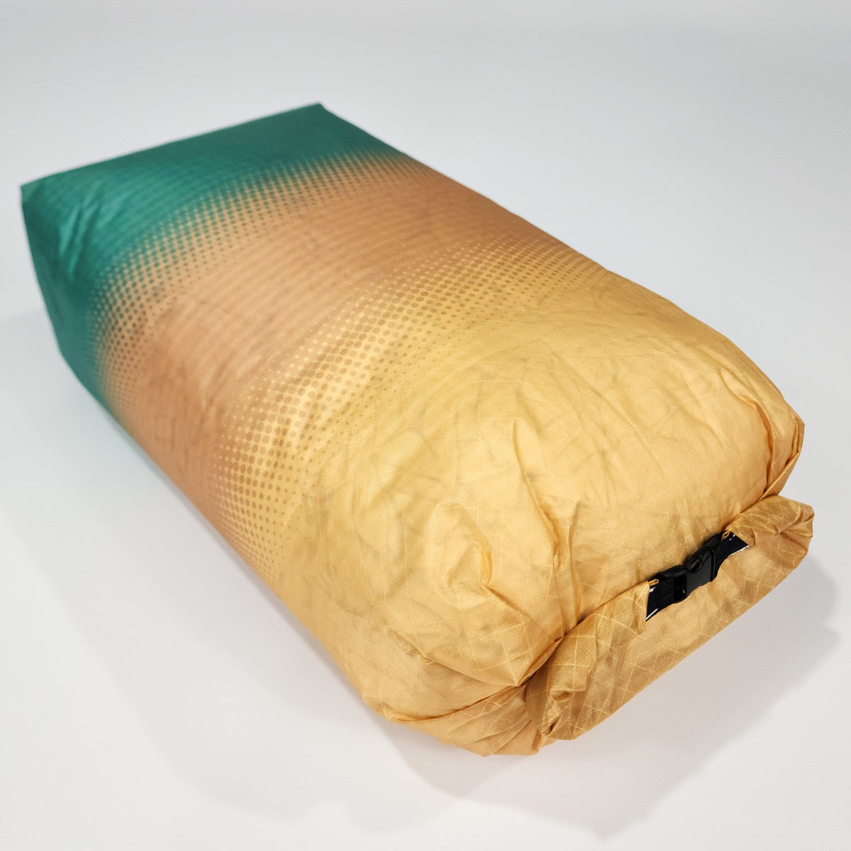 High Tail Designs 10L Stuff Sack ロールトップスタッフサック TX50 Sandy Lagoon - 昇華プリントのロールトップスタッフサック（公式画像） - 山道具とULギアのお店 Ascend Lite