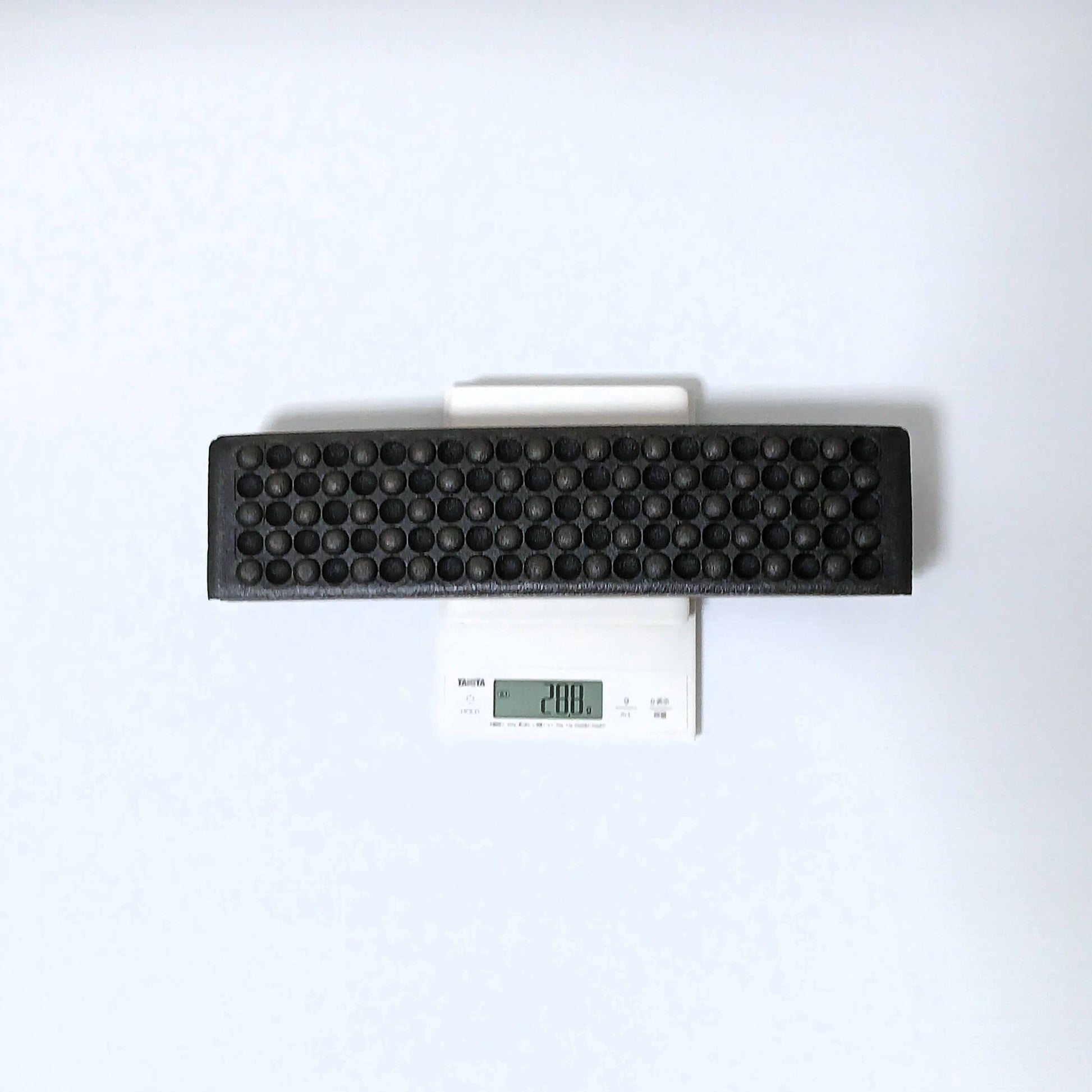 Zpacks Foam Sit Pad フォームシットパッド グレー 3セクション 折りたたみ状態 実測重量28.8gの計量写真 - 山道具とULギアのお店 Ascend Lite