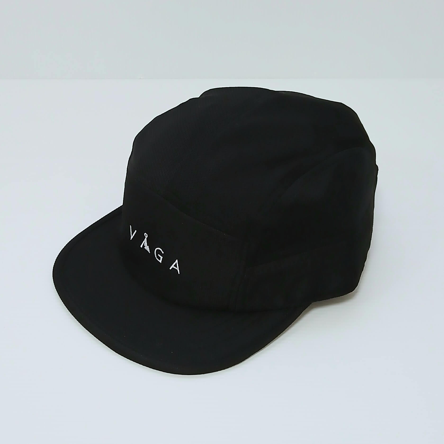 VAGA Club Cap クラブキャップ ストームブラック 実物写真 斜め前 - 浅めの5パネルクラウンとEVAソフト芯入りの5cmショートピーク - 山道具とULギアのお店 Ascend Lite