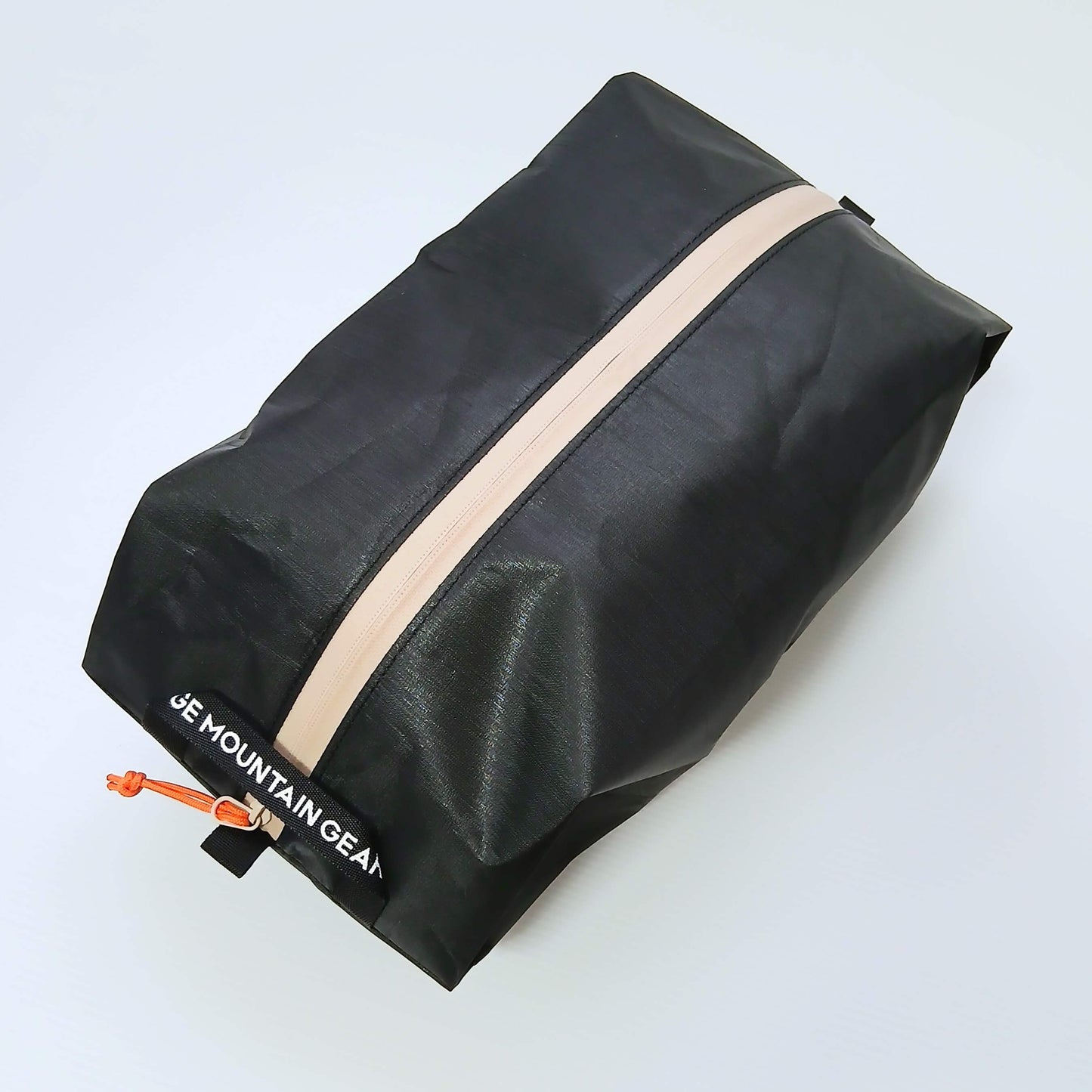 RIDGE MOUNTAIN GEAR Case L ケースL Solid Black 全体（斜め上から） - 山道具とULギアのお店 Ascend Lite