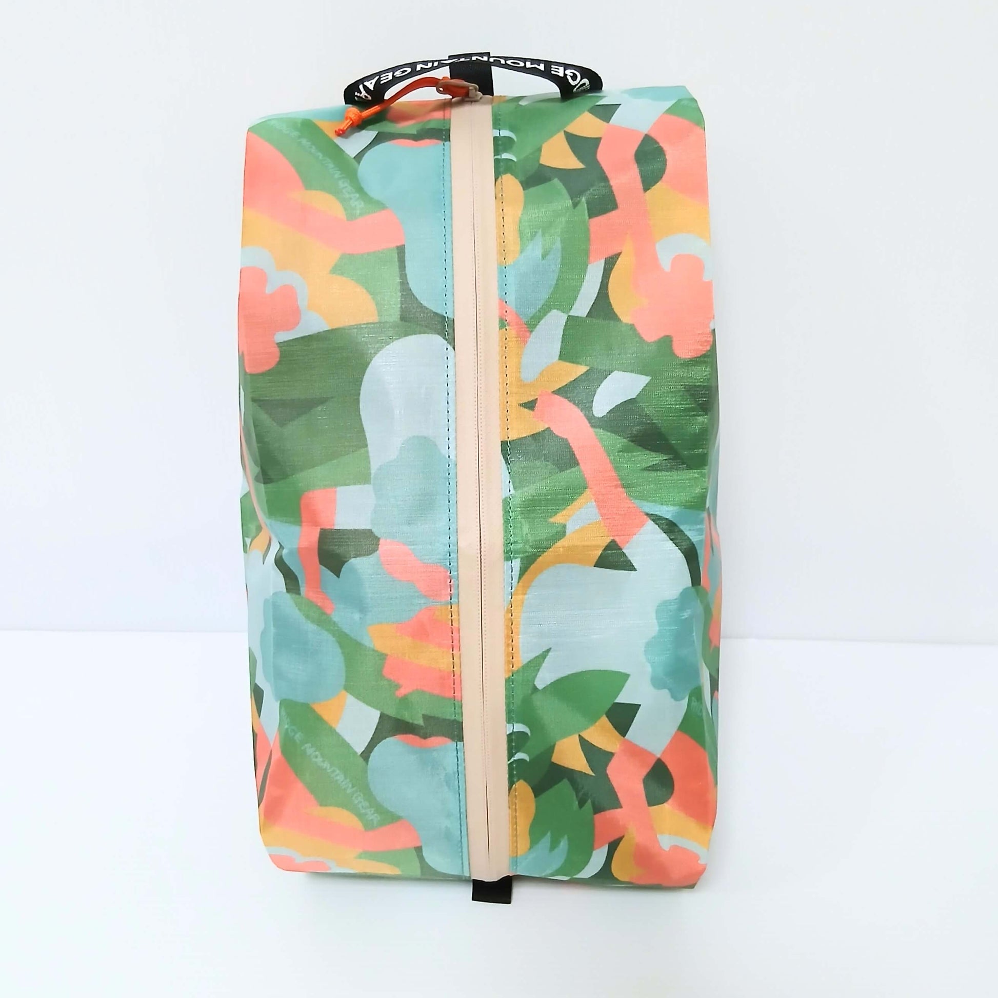 RIDGE MOUNTAIN GEAR JUN OSON×RIDGE Case L ケースL 中身を入れて自立させた状態の実物写真 - 山道具とULギアのお店 Ascend Lite