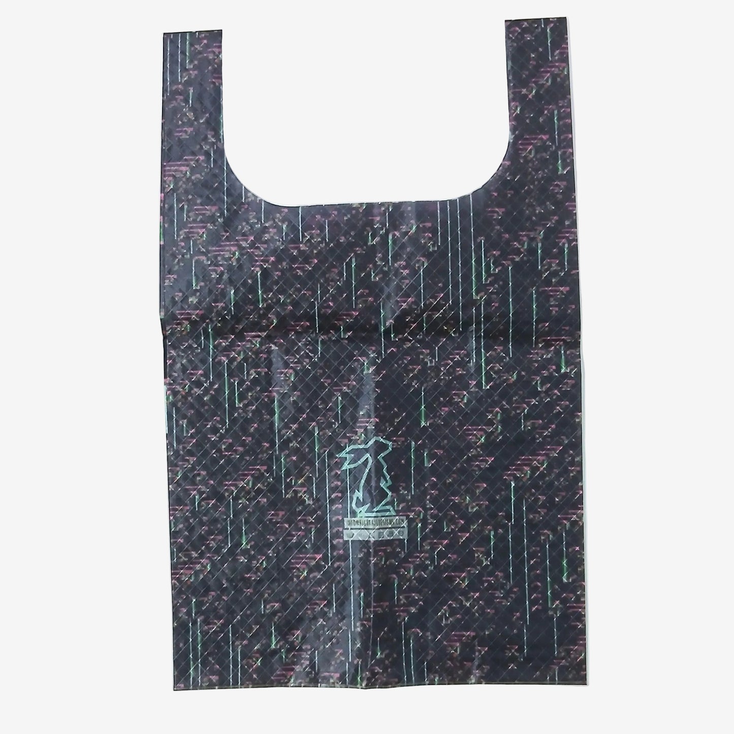 High Tail Designs TX Large Shopping Bag ショッピングバッグ L Rain 1 光沢のある黒地にミントグリーンと赤紫の細い縦線が雨のように降る柄。中央に水色のうさぎのブランドロゴとケアタグ、横一文字の折り目が残る幅広ハンドルの平置き正面全体の実物写真 - 山道具とULギアのお店 Ascend Lite