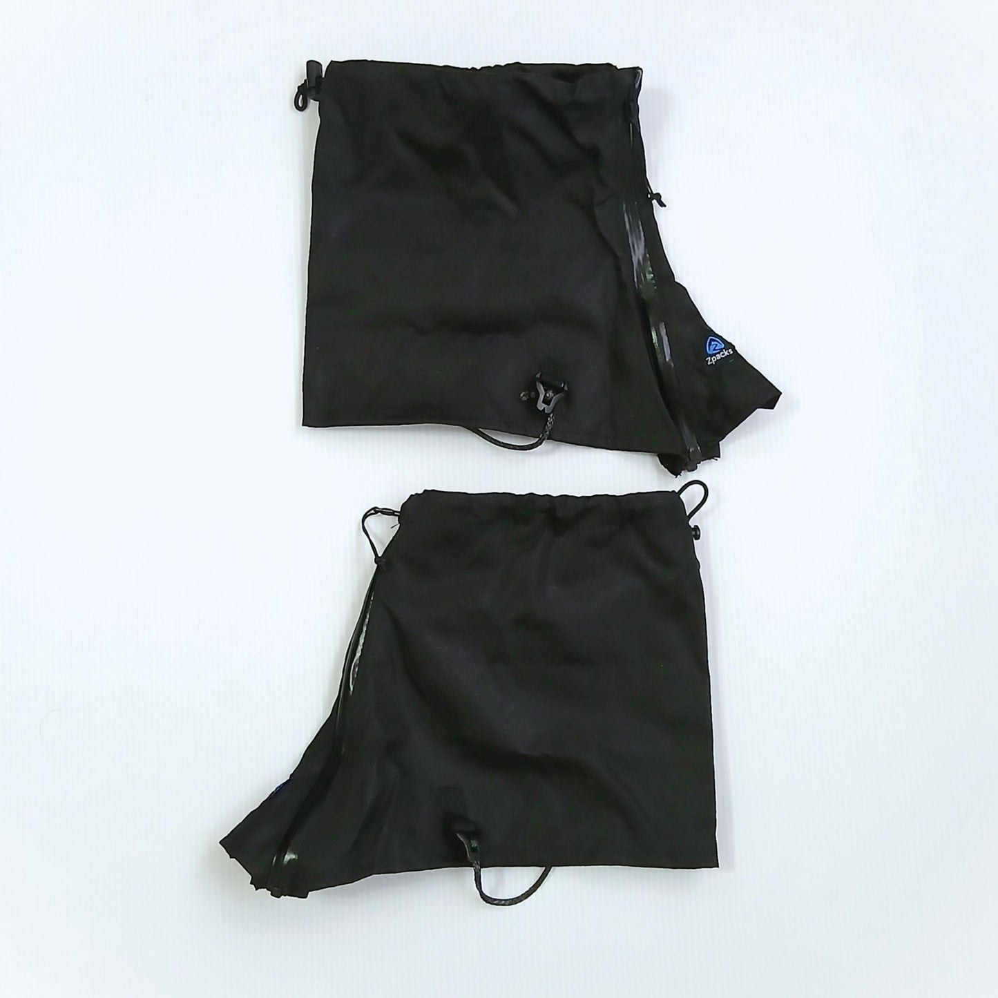 Zpacks Rain Gaiters レインゲイター Ankle 実物 - 左右ペアを広げた状態・防水フロントジッパーと靴紐用クリップ - 山道具とULギアのお店 Ascend Lite