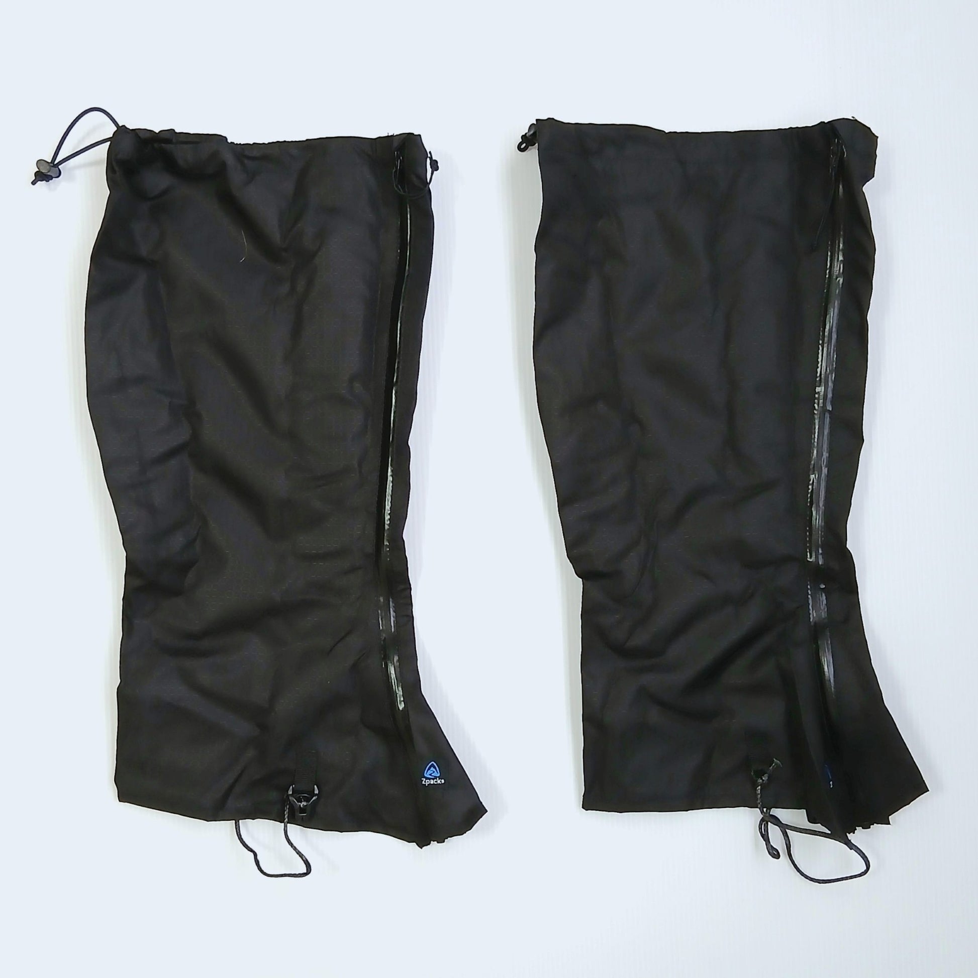 Zpacks Rain Gaiters レインゲイター Calf 実物 - 左右ペアを広げた状態・防水フロントジッパーとアーチコード - 山道具とULギアのお店 Ascend Lite