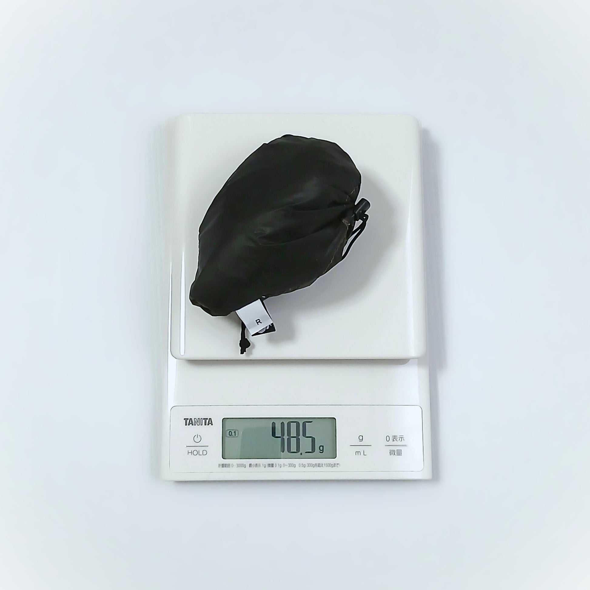 Enlightened Equipment Rain Wrap レインラップ 実測重量 - 収納ポケットに収めた状態で48.5g（TANITAスケール） - 山道具とULギアのお店 Ascend Lite
