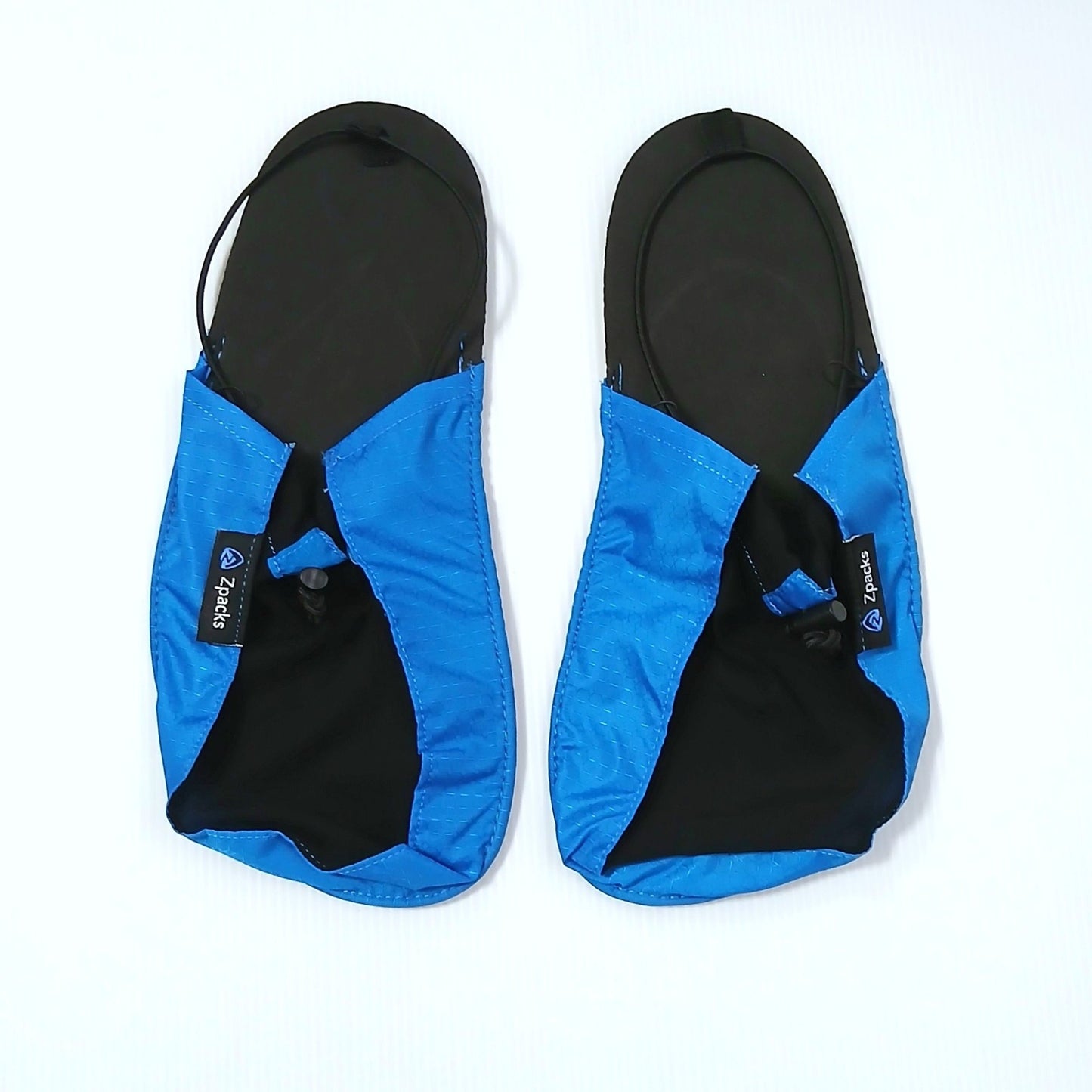 Zpacks Ultralight Camp Shoes ウルトラライトキャンプシューズ アズールブルー 実物 真上から - ブルーのリップストップナイロンとブラックのライクラ、コードロックで調整するかかとのショックコード - 山道具とULギアのお店 Ascend Lite