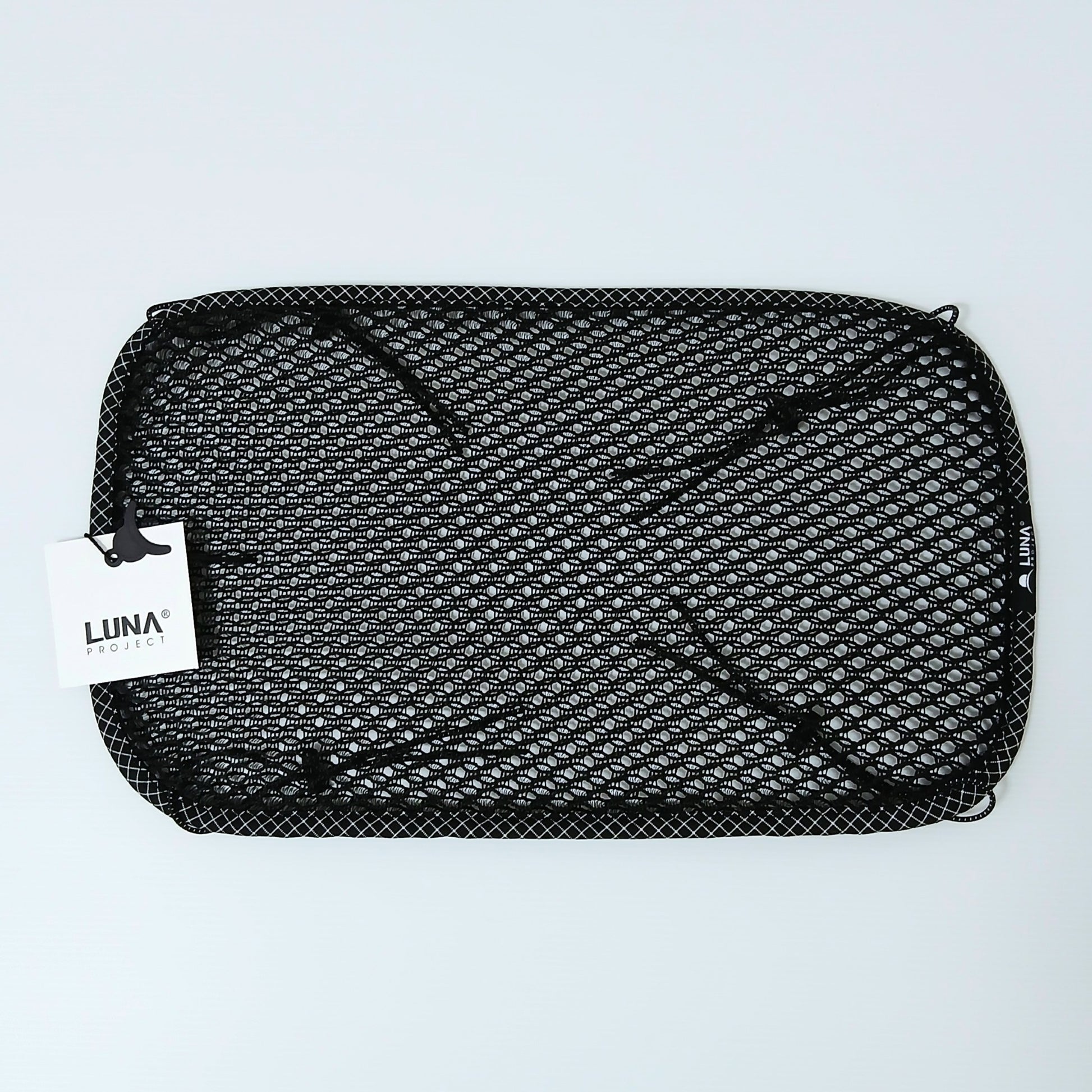 LUNA PROJECT Back Air Mesh Pad バックエアメッシュパッド 実物 広げたエアメッシュ面 - ショックコード4本を通した状態とダイニーマ糸のX-Grid縁取り - 山道具とULギアのお店 Ascend Lite