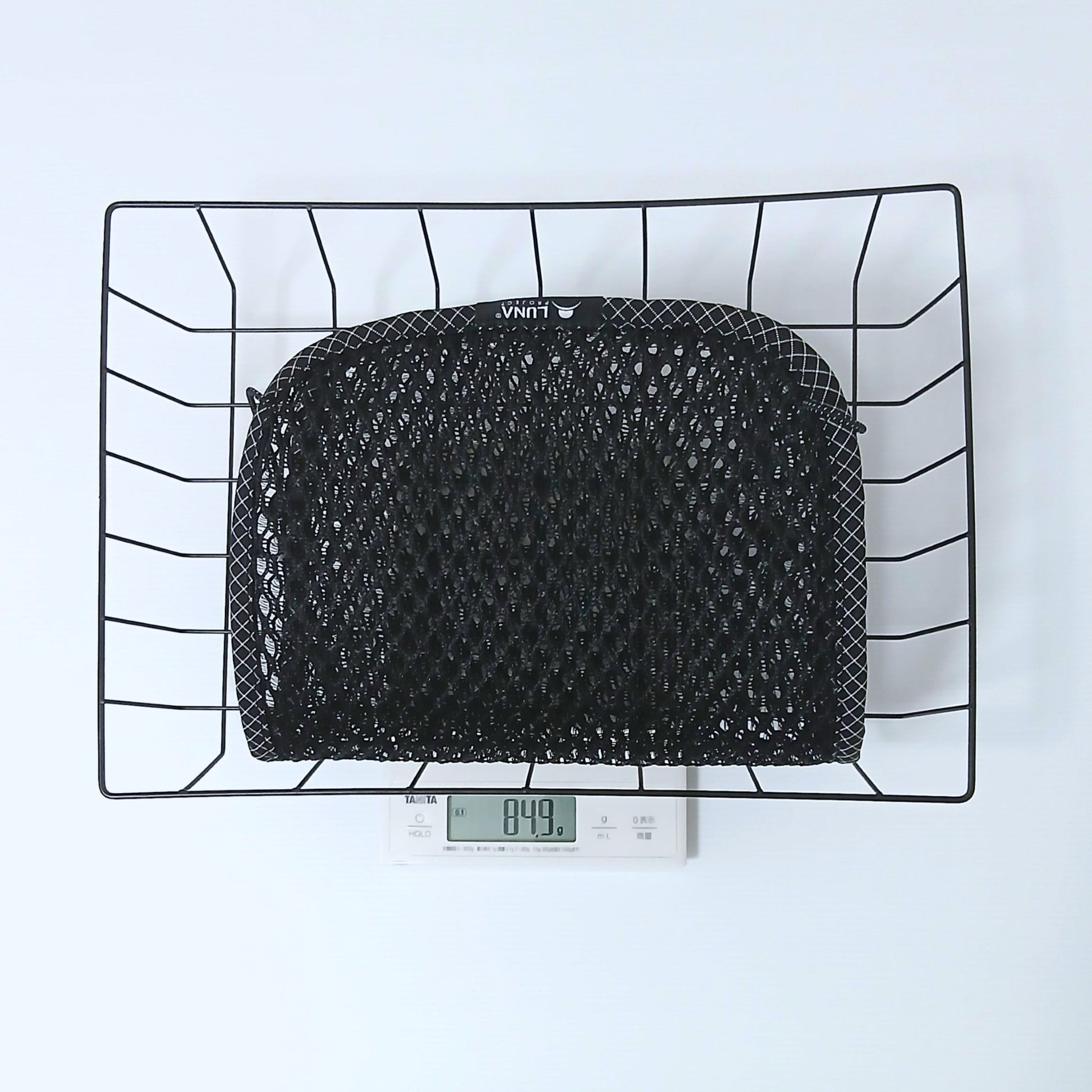 LUNA PROJECT Back Air Mesh Pad バックエアメッシュパッド 実物 Mサイズの計量 - デジタルスケールで当店実測84.9g - 山道具とULギアのお店 Ascend Lite