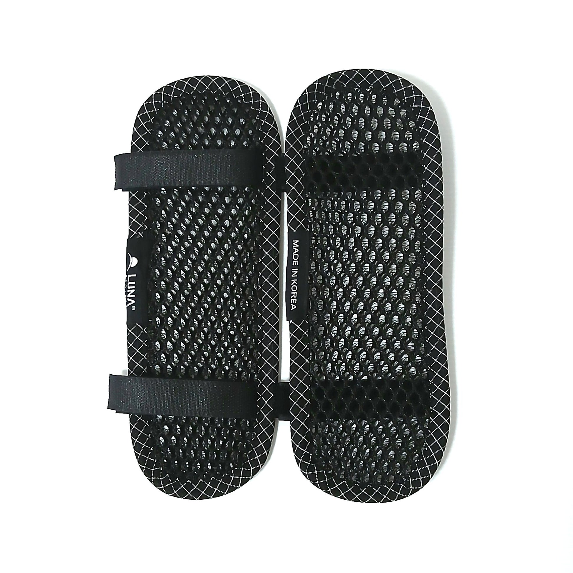 LUNA PROJECT Shoulder Air Mesh Pad ショルダーエアメッシュパッド 実物 SMサイズ2つ一組 - ベロクロストラップ2本の面とエアメッシュ面、周縁のX-Grid縁取り - 山道具とULギアのお店 Ascend Lite