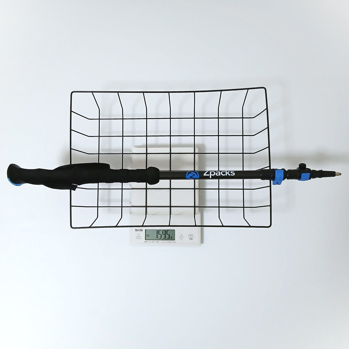 Zpacks Carbon Fiber Trekking Pole カーボンファイバートレッキングポール Foam - フォームグリップ1本の計量、当店実測159.5g（リストストラップ込み、ラバーロードチップとバスケットは含まず）の実物写真 - 山道具とULギアのお店 Ascend Lite