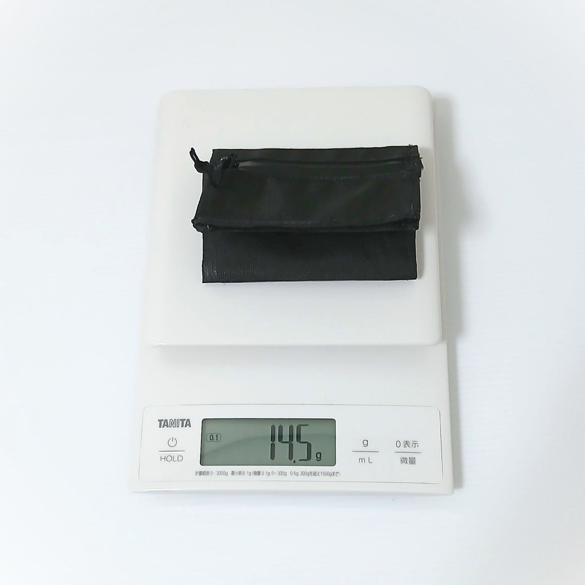 Zpacks Tri-Fold Minimalist Wallet トリフォールドミニマリストウォレット Jet Black の実物写真 計量 - 当店実測14.5g（本体のみ） - 山道具とULギアのお店 Ascend Lite