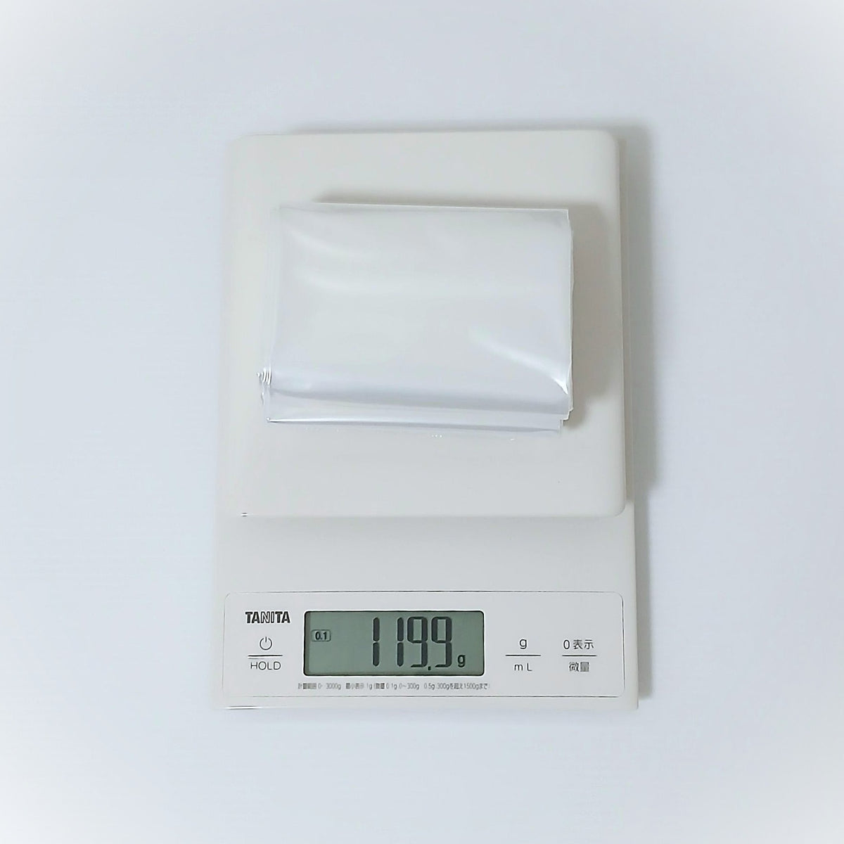 Zpacks Nylo Pro Groundsheet ナイロプログランドシート - 当店実測119.9g（折りたたんだシート本体、パッケージ袋は含まず）の実物写真 - 山道具とULギアのお店 Ascend Lite