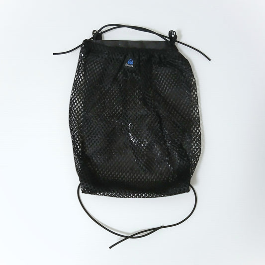 Zpacks Top Side Pocket トップサイドポケット - 単体を正面から見た全体。前面メッシュと上下のショックコードの実物写真 - 山道具とULギアのお店 Ascend Lite