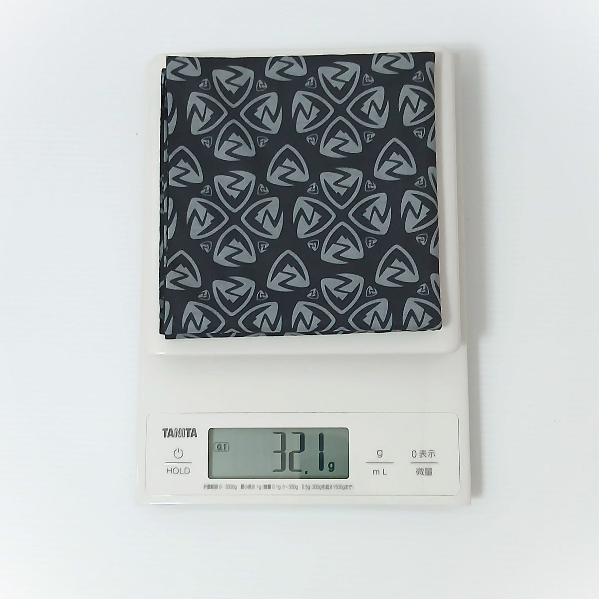 Zpacks Neck Gaiter ネックゲイター Gray/Black - 当店実測32.1g（1枚）の実物写真 - 山道具とULギアのお店 Ascend Lite