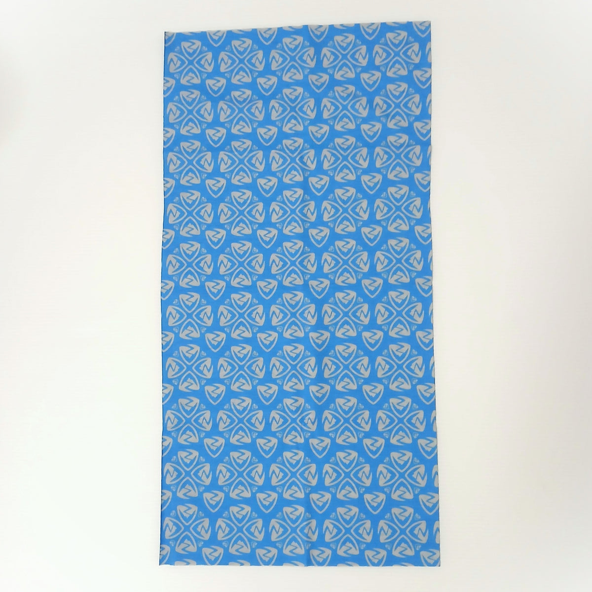 Zpacks Neck Gaiter ネックゲイター Blue - 筒状のまま平置きした全体の実物写真 - 山道具とULギアのお店 Ascend Lite