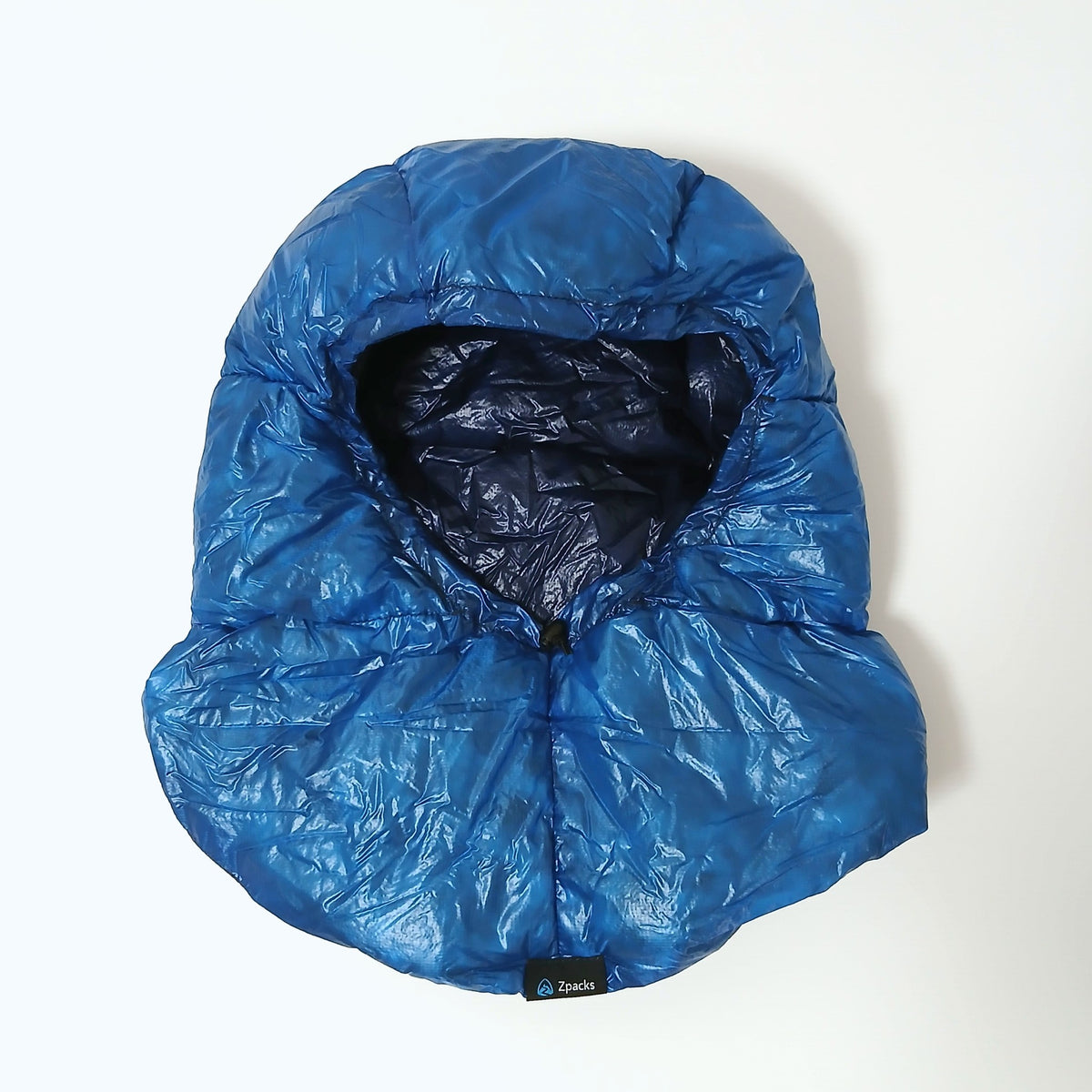 Zpacks Down Hood ダウンフード Navy / Azure Blue - アズールブルー面を外側にして正面から見た全体の実物写真 - 山道具とULギアのお店 Ascend Lite