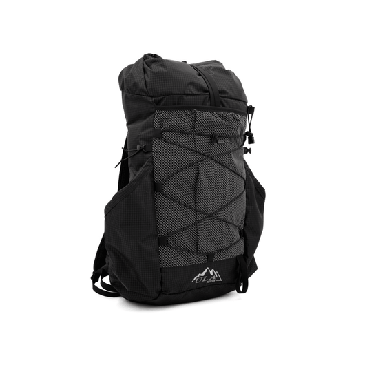 ULA Equipment UltraGrid Nexus 2026 ネクサス Blackout - 斜め前から見た外観（公式画像） - 山道具とULギアのお店 Ascend Lite