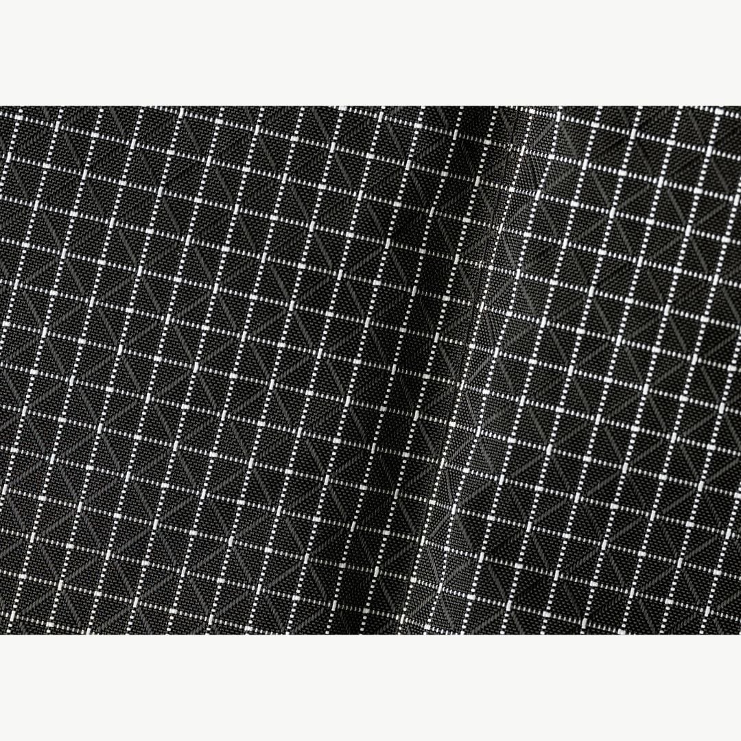 LUNA PROJECT Double Web Folding Mat X-Grid生地の織りのアップ - 山道具とULギアのお店 Ascend Lite