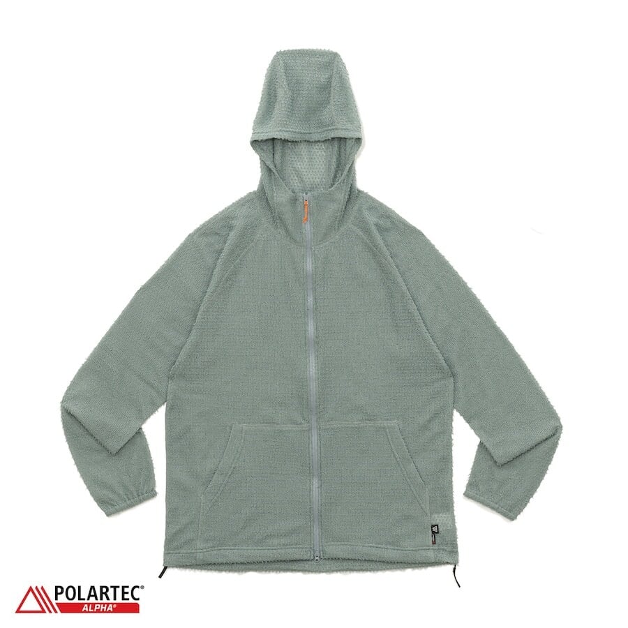 RIDGE MOUNTAIN GEAR Alpha Full Zip Hoodie アルファフルジップフーディ 単体をハンギングで撮影した前面全体 カンガルーポケットと裾のゴムコード（Sage Mist・公式画像） - 山道具とULギアのお店 Ascend Lite