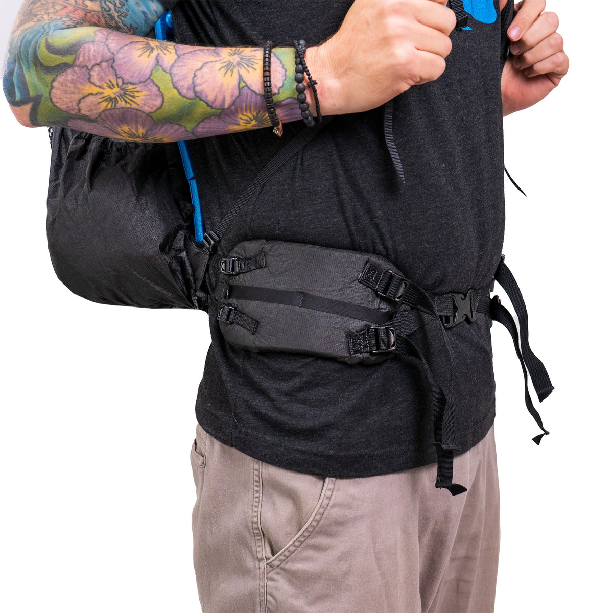 Zpacks Padded Belt for Frameless Backpacks パデッドベルト Medium - Neroに取り付けて着用した状態（公式画像） - 山道具とULギアのお店 Ascend Lite