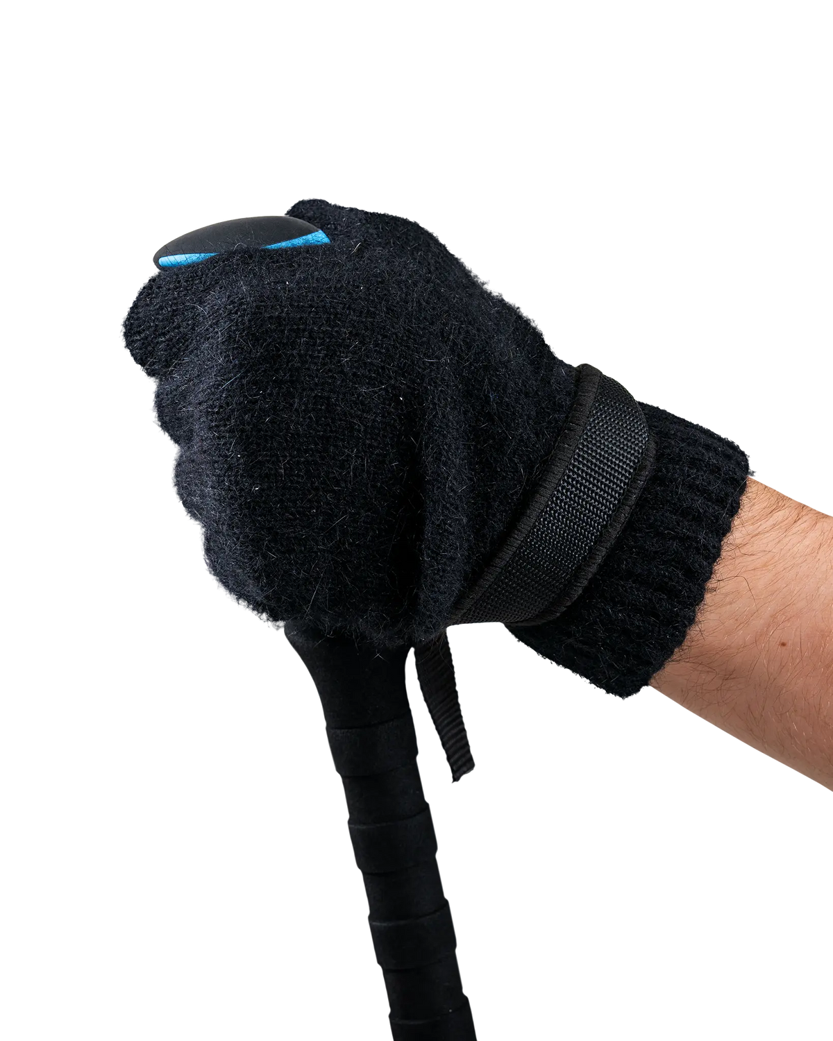 Zpacks Fingerless Brushtail Possum Gloves フィンガーレスブラシテールポッサムグローブ - 着用してトレッキングポールのグリップを握った手の甲側（公式画像） - 山道具とULギアのお店 Ascend Lite