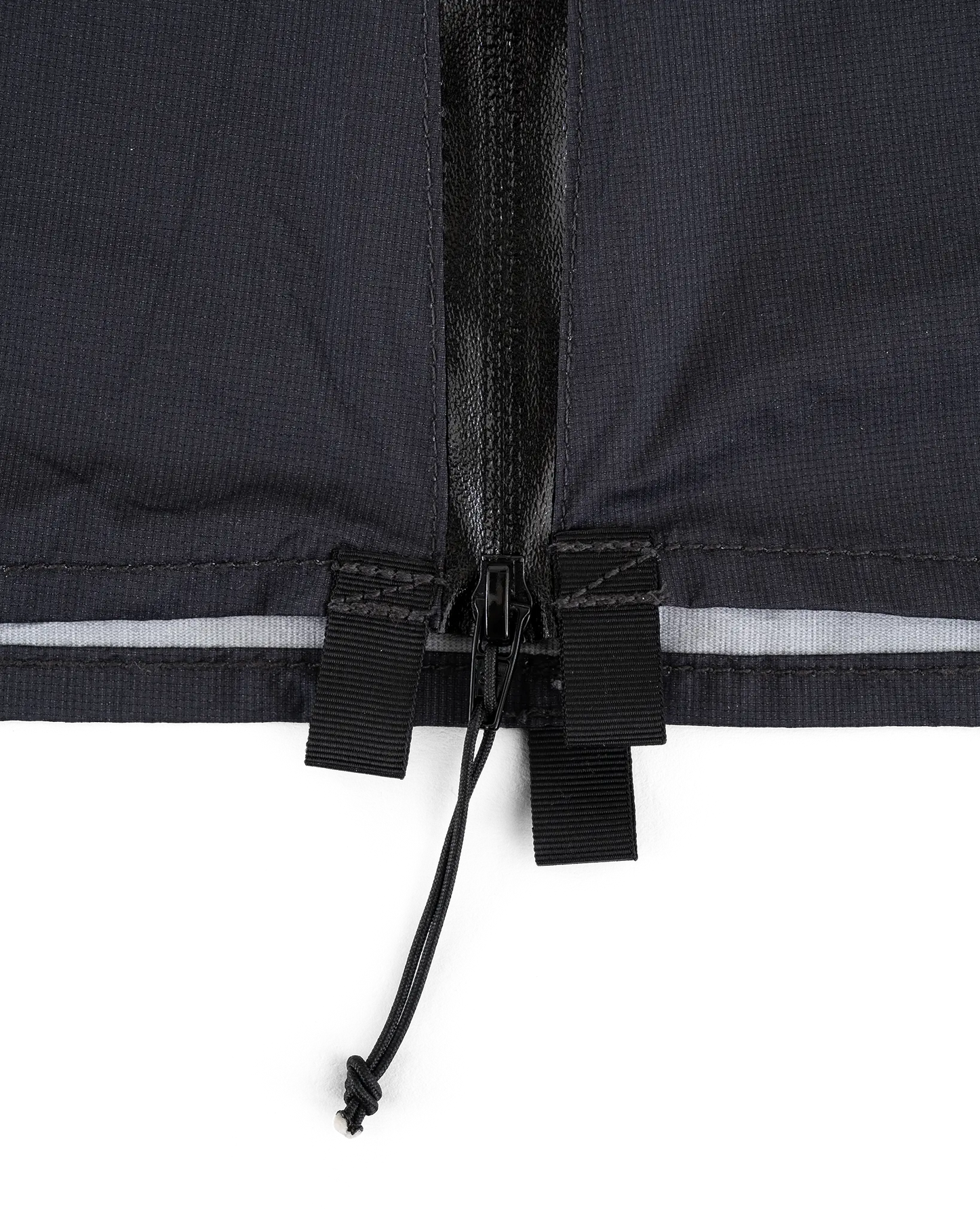 Zpacks Vertice Rain Kilt バーティスレインキルト 裾 ディテール - セパレーティングジッパー下端と両脇の補強タイアウトループ - 山道具とULギアのお店 Ascend Lite