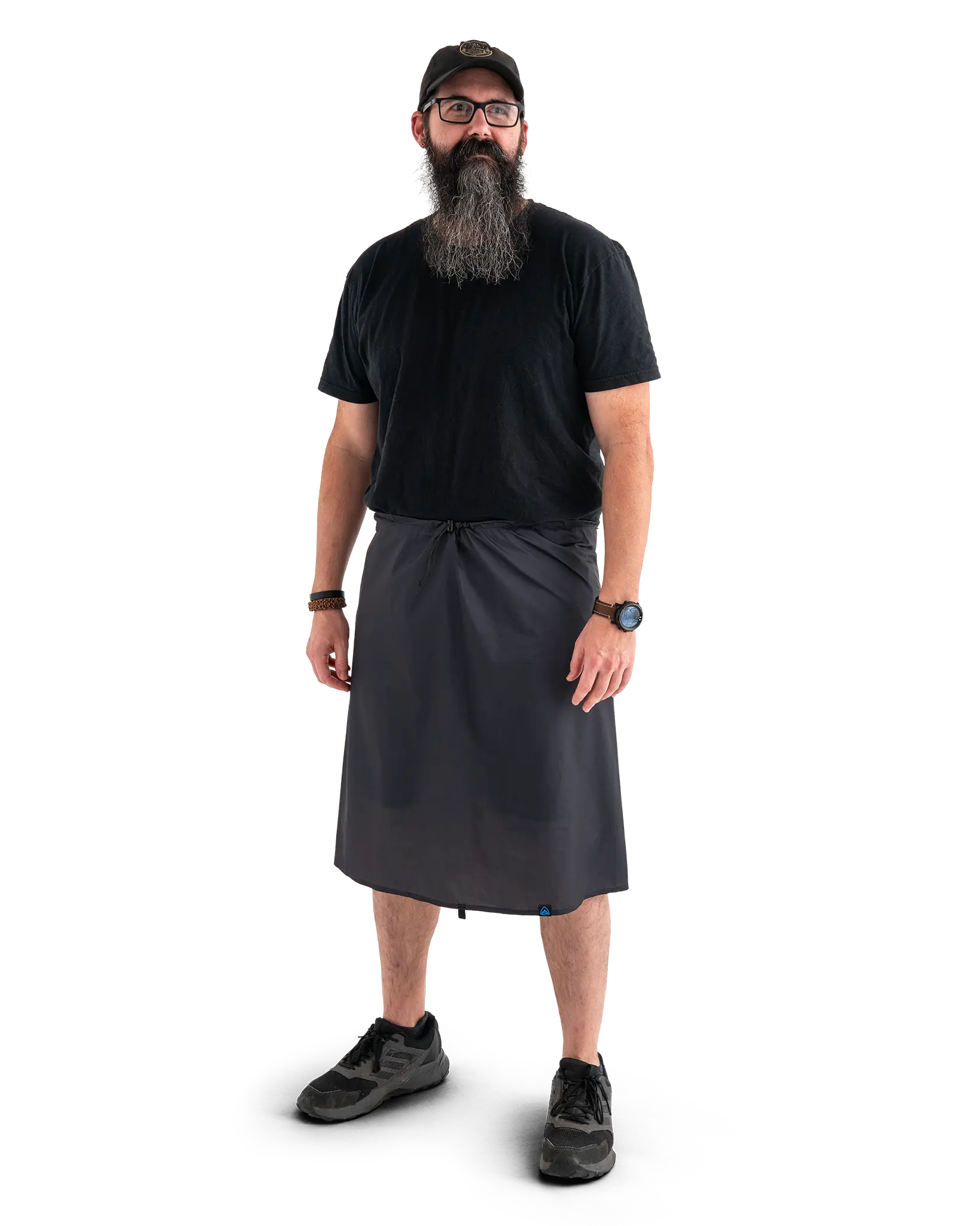 Zpacks Vertice Rain Kilt バーティスレインキルト Black 着用イメージ - 全身。行動着の上から巻いた着用感と丈の位置 - 山道具とULギアのお店 Ascend Lite
