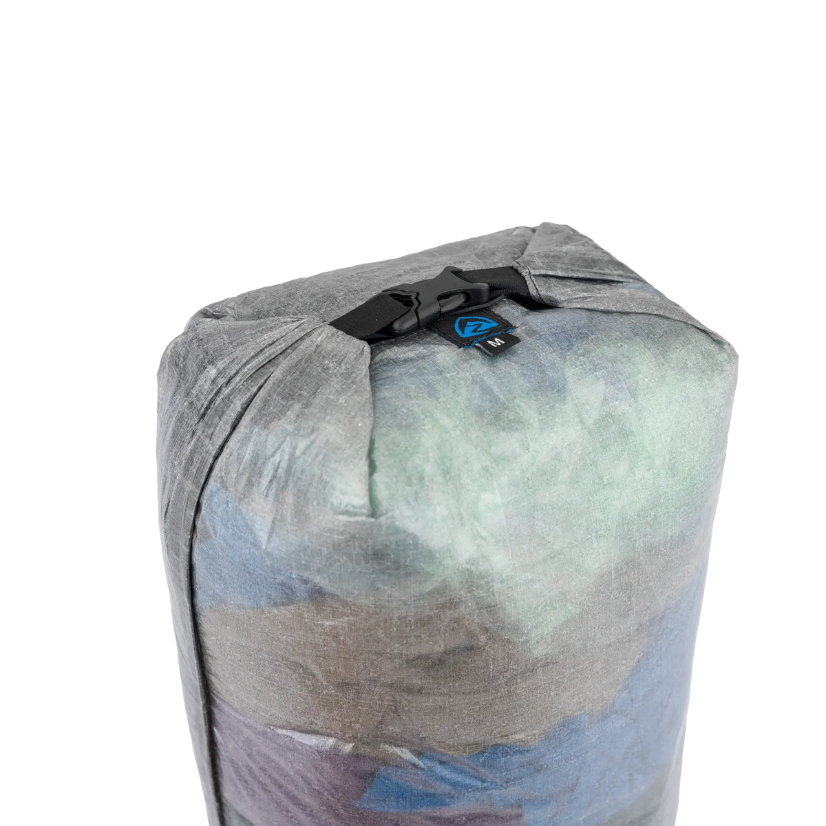Zpacks Medium Pillow Dry Bag ミディアムピロードライバッグ - ロールトップを閉じた上部を斜めから見た拡大（公式画像） - 山道具とULギアのお店 Ascend Lite