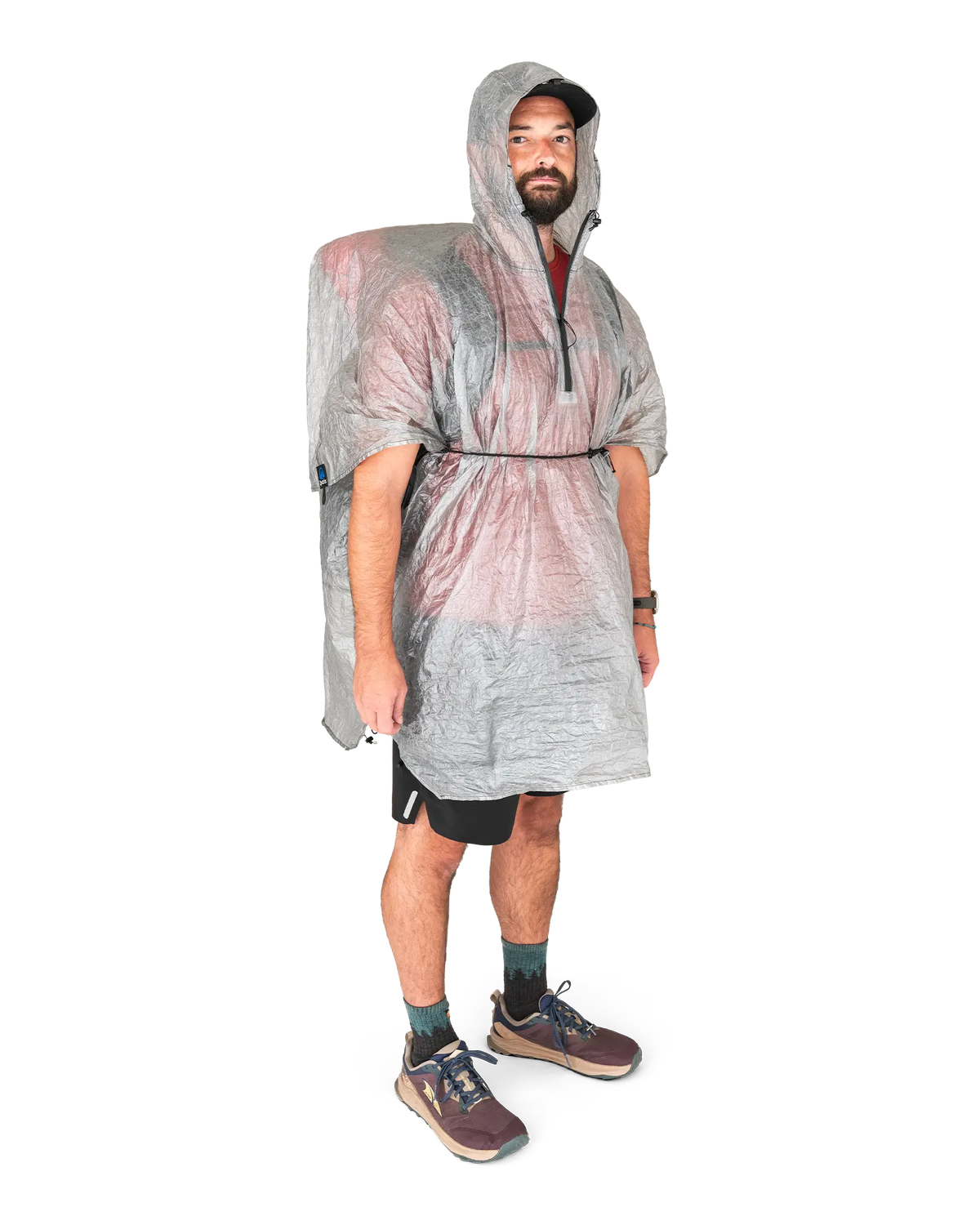 Zpacks Convertible Groundsheet Poncho コンバーチブルグランドシートポンチョ - ザックの上から着用した正面の全体（公式画像） - 山道具とULギアのお店 Ascend Lite