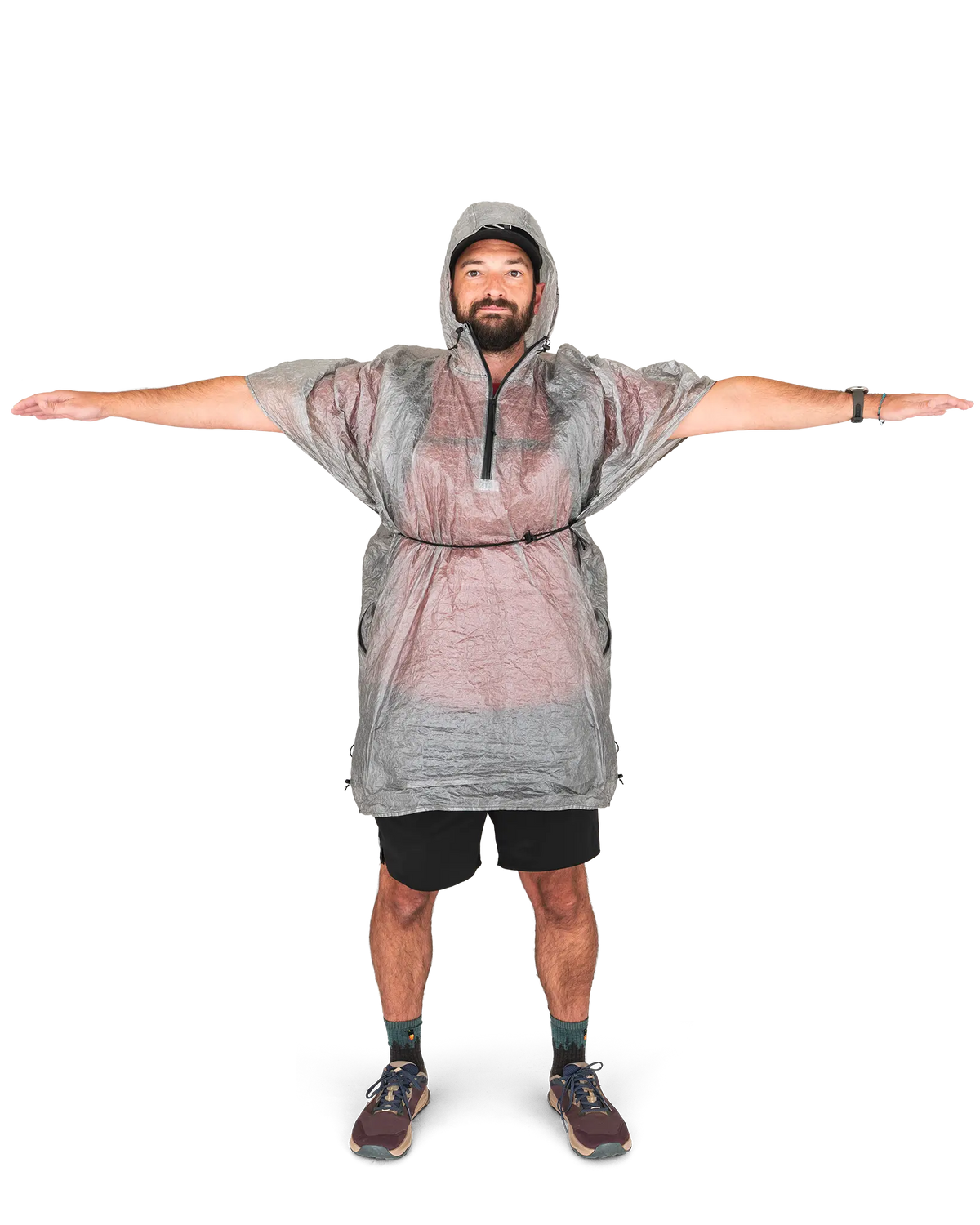 Zpacks Convertible Groundsheet Poncho コンバーチブルグランドシートポンチョ - 両腕を広げた正面。袖の覆いは腕の中ほどまで（公式画像） - 山道具とULギアのお店 Ascend Lite