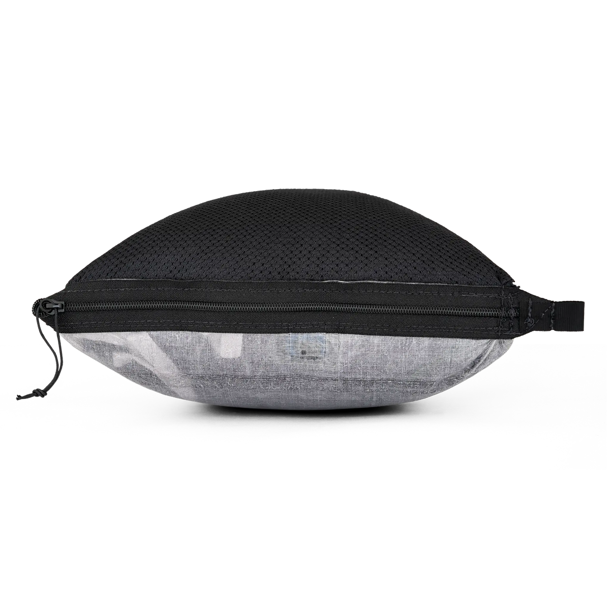 Zpacks Medium Pillow Dry Bag ミディアムピロードライバッグ - 衣類を詰めて枕にした状態を横から見た全体（公式画像） - 山道具とULギアのお店 Ascend Lite