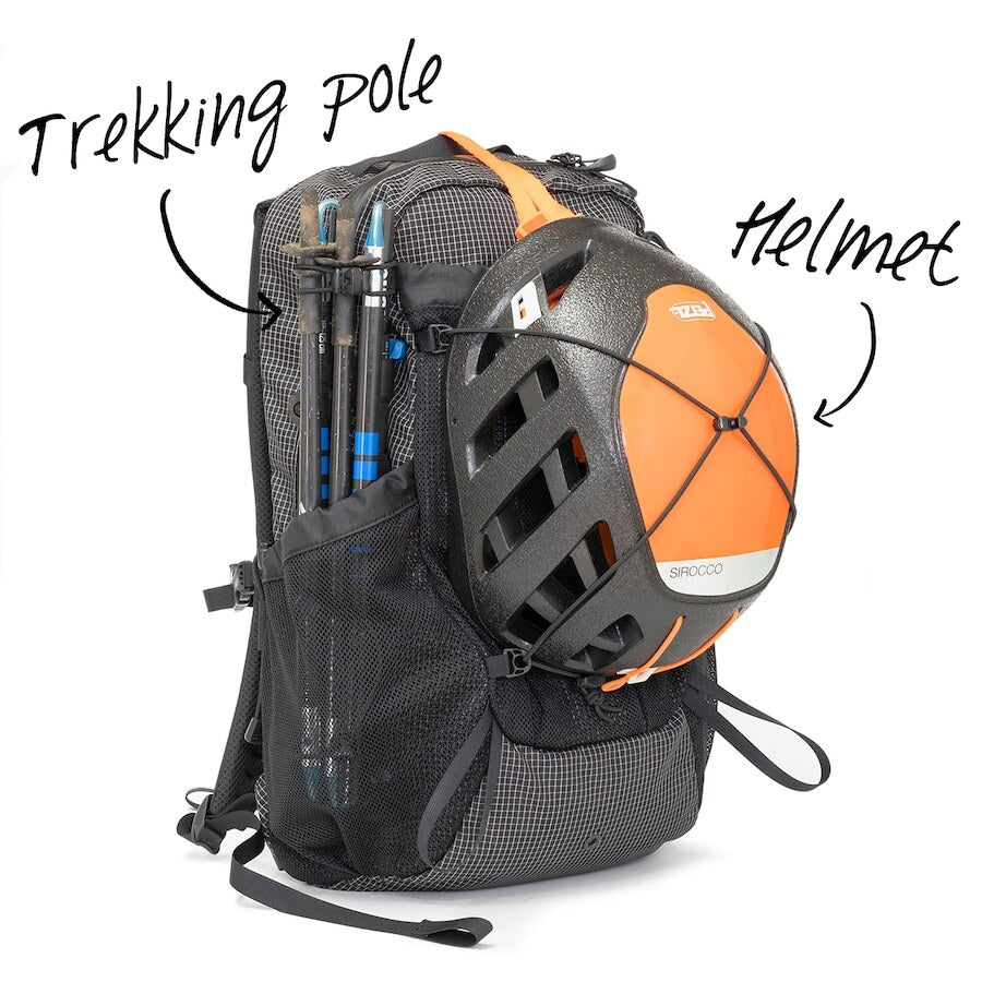 RIDGE MOUNTAIN GEAR One Mile MP ワンマイルMP バンジーコードにヘルメットとトレッキングポールを固定した状態（公式画像） - 山道具とULギアのお店 Ascend Lite