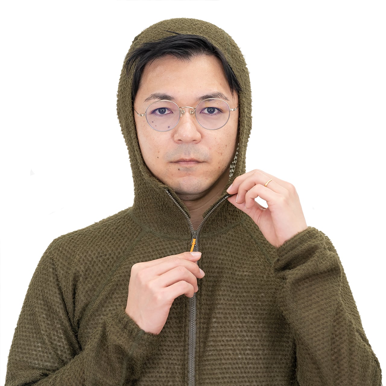 RIDGE MOUNTAIN GEAR Alpha Full Zip Hoodie アルファフルジップフーディ フードをかぶった状態（Forest Floor・公式画像） - 山道具とULギアのお店 Ascend Lite