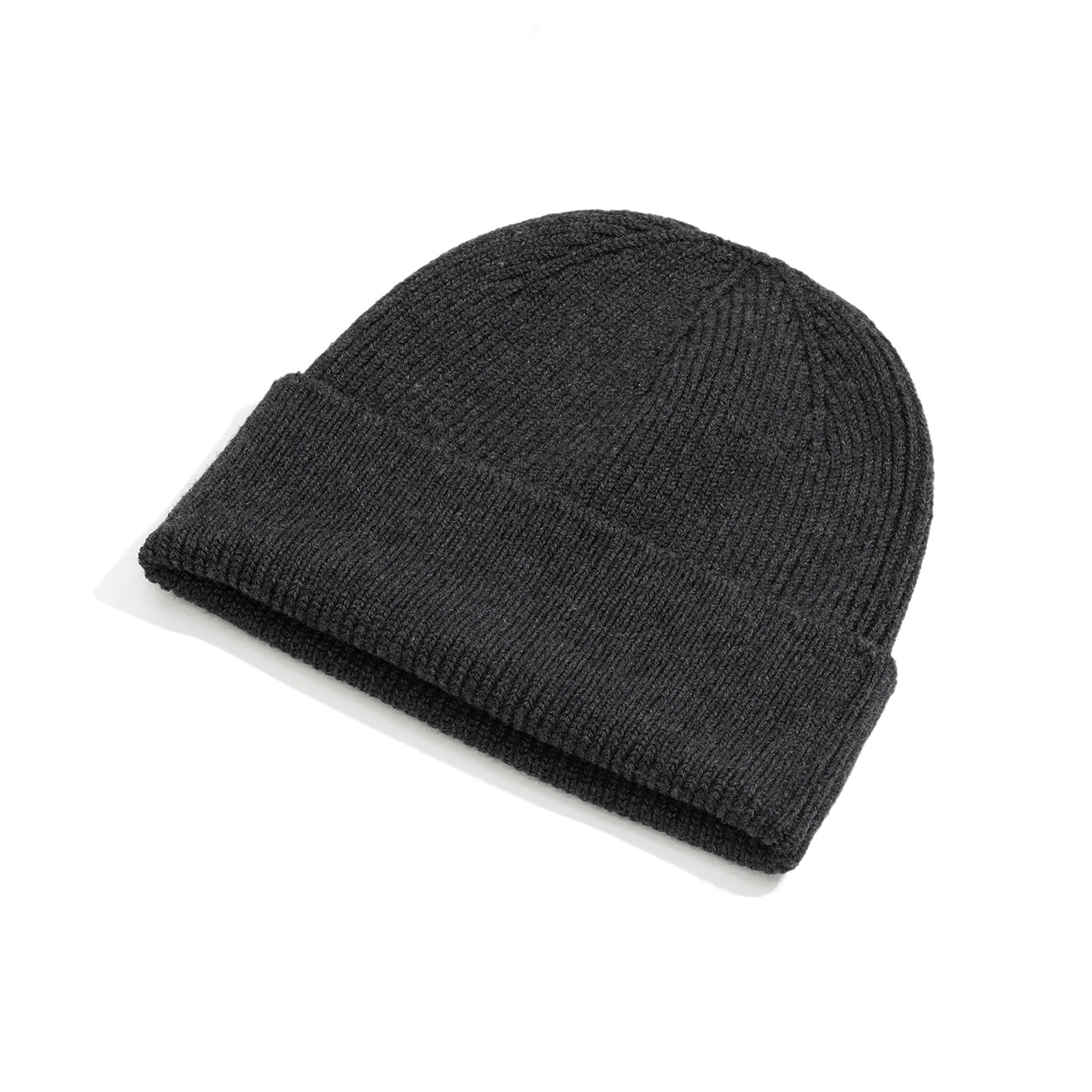 RIDGE MOUNTAIN GEAR Merino PlaX Beanie メリノプラックスビーニー Smoked Black 裾を折り返した状態の斜め置き（公式画像） - 山道具とULギアのお店 Ascend Lite
