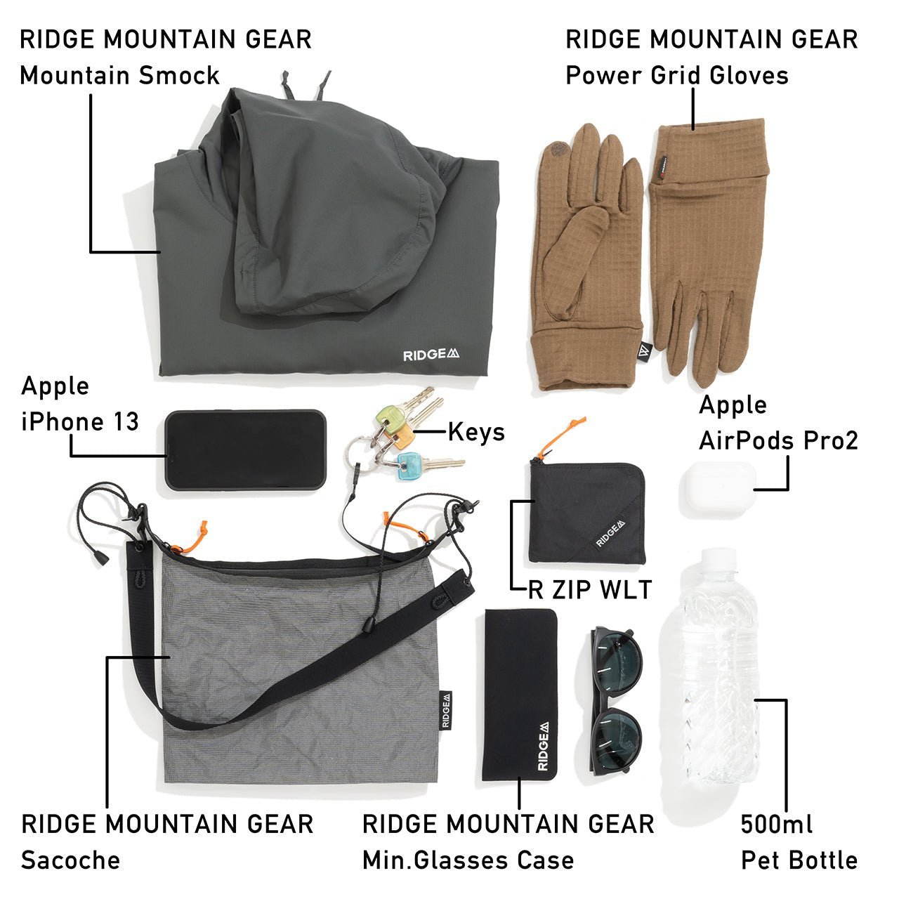 RIDGE MOUNTAIN GEAR Sacoche サコッシュ 収納例 薄手のフーディ・グローブ・スマートフォン・ワイヤレスイヤホン・鍵・眼鏡ケース・500mlペットボトルを並べた説明図（公式画像） - 山道具とULギアのお店 Ascend Lite