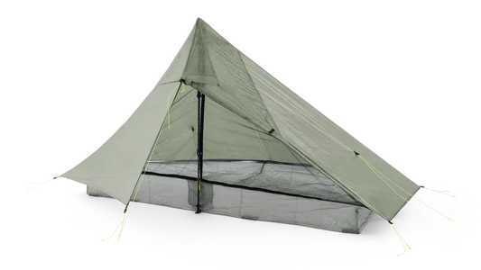 Zpacks Plex Solo Pro Tent プレックスソロプロテント Olive Drab 斜め前から見た全体 - ストームドアを開けて前室と内側の防虫ネットを見せた設営状態 - 山道具とULギアのお店 Ascend Lite