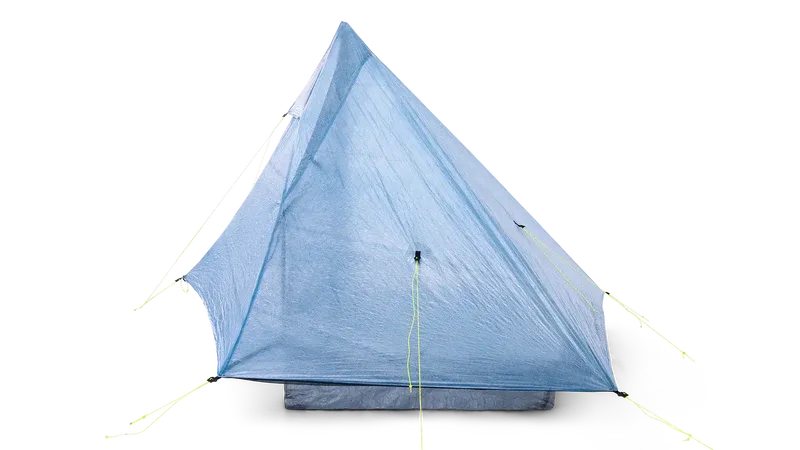 Zpacks Plex Solo Pro Tent プレックスソロプロテント Blue 斜め後ろから見た全体 - 背面の張りとガイライン - 山道具とULギアのお店 Ascend Lite