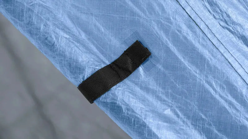 Zpacks Plex Solo Pro Tent プレックスソロプロテント Blue キャノピーの拡大 - 縫い付けられたガイアウト用ウェビングタブ - 山道具とULギアのお店 Ascend Lite