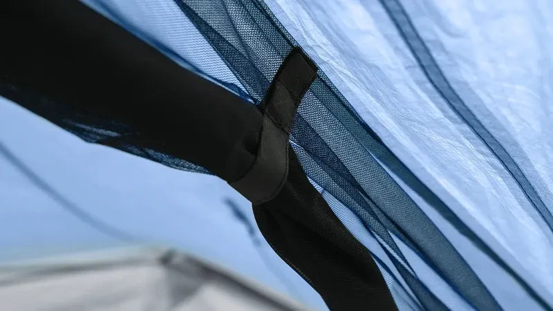 Zpacks Plex Solo Pro Tent プレックスソロプロテント Blue 室内の拡大 - ポールに沿うウェビングと防虫ネットの取り付け部 - 山道具とULギアのお店 Ascend Lite