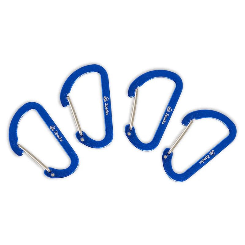 Zpacks Carabiner 4個セット カラビナ Mini-D ブルー ワイヤーゲート4個を白背景に扇状に並べた俯瞰 D型ボディと細い金属ワイヤーゲート、Zpacksロゴが見える（公式画像） - 山道具とULギアのお店 Ascend Lite