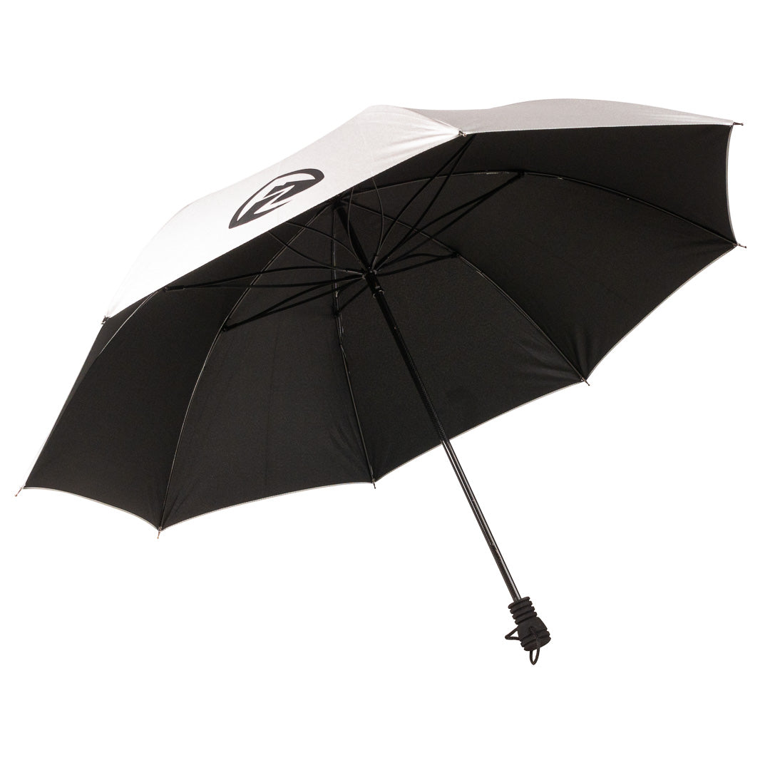 Zpacks Lotus UL Umbrella ロータスULアンブレラ - 開いた状態を斜め前から見た全体。ブラックの内側と骨組み（公式画像） - 山道具とULギアのお店 Ascend Lite