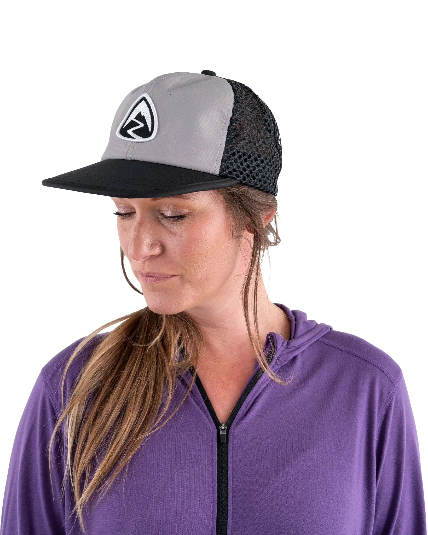 Zpacks Foldable Trail Hat フォルダブルトレイルハット Gray - 着用イメージ（女性・正面） - 山道具とULギアのお店 Ascend Lite