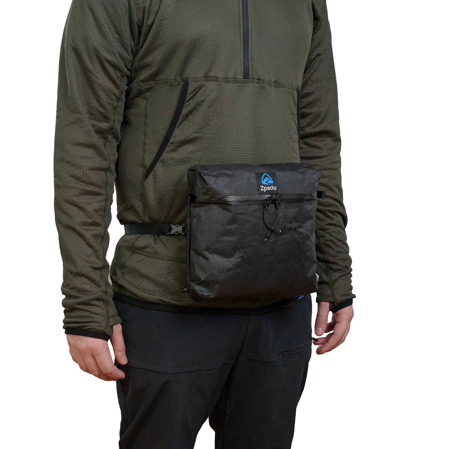 Zpacks Multi-Pack マルチパック Jet Black Ultra 着用（ウエストバッグ） - 腰に巻いて正面に装着した状態 - 山道具とULギアのお店 Ascend Lite