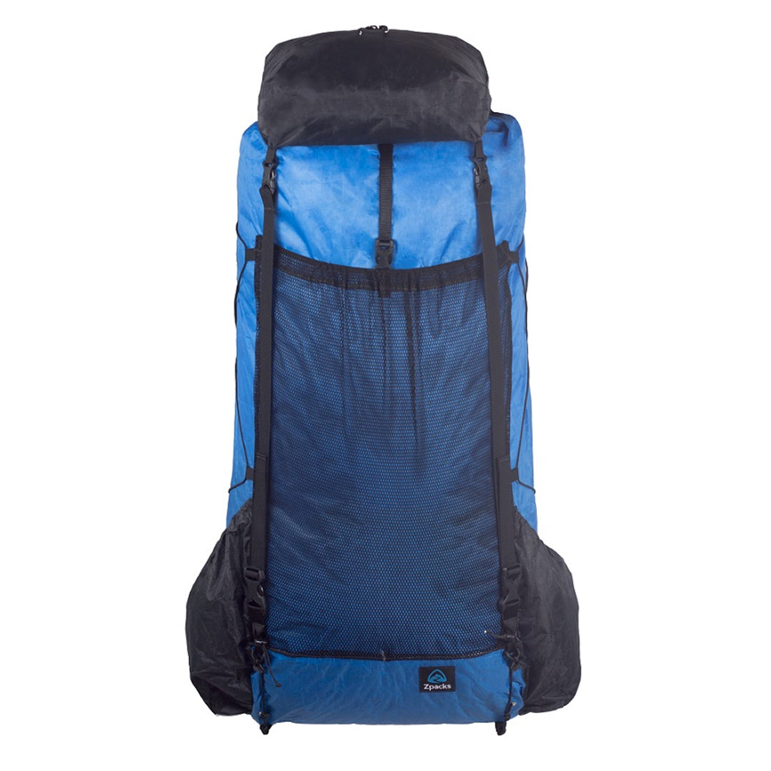 Zpacks Multi-Pack マルチパック Jet Black Ultra 装着例（リッド・正面） - 青いZpacksバックパックの上部に雨蓋として取り付けた全体 - 山道具とULギアのお店 Ascend Lite