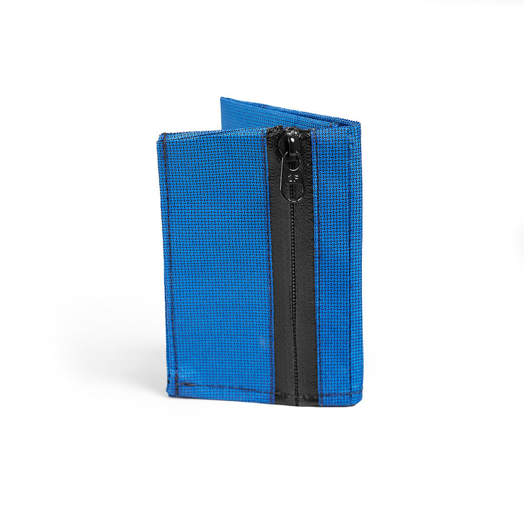 Zpacks Tri-Fold Minimalist Wallet トリフォールドミニマリストウォレット Dusk Blue - 閉じた状態の正面（公式画像） - 山道具とULギアのお店 Ascend Lite